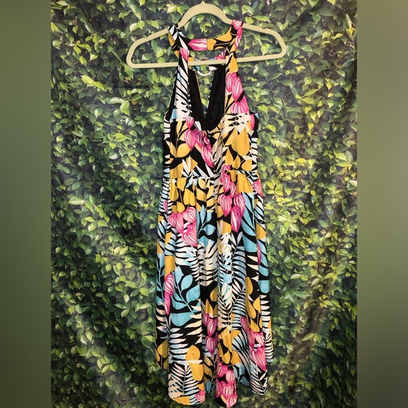 Colorful Halter Neck Dress - Picture 12 of 16